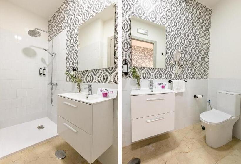 اتاق اکونومی, Nüa Santa Cruz