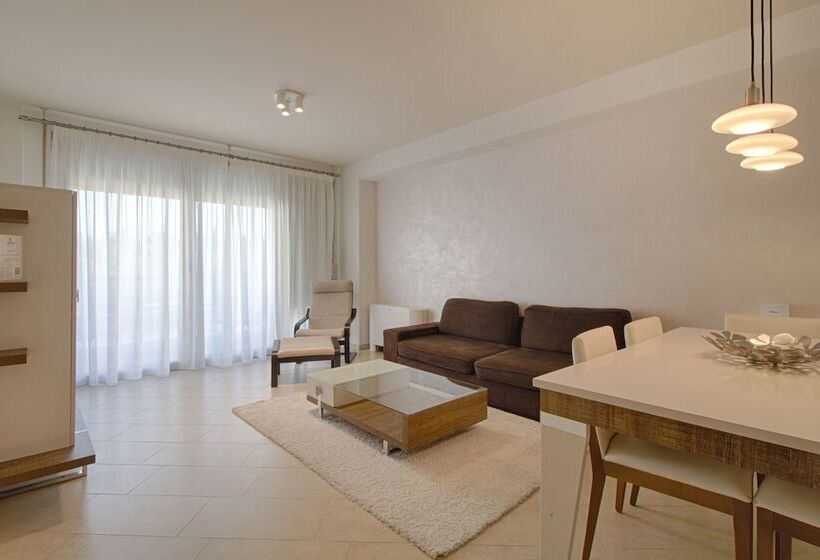 带2个卧室的公寓, The Rooms Serviced Apartments Tirana