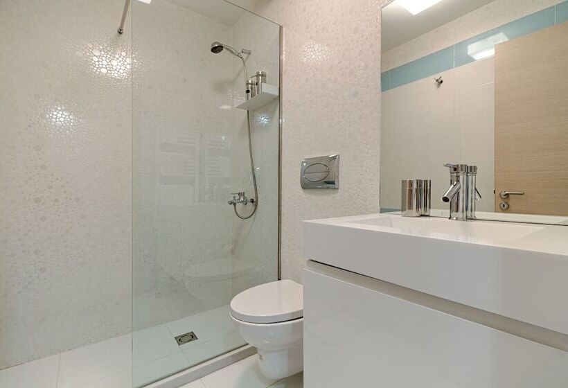 带2个卧室的公寓, The Rooms Serviced Apartments Tirana