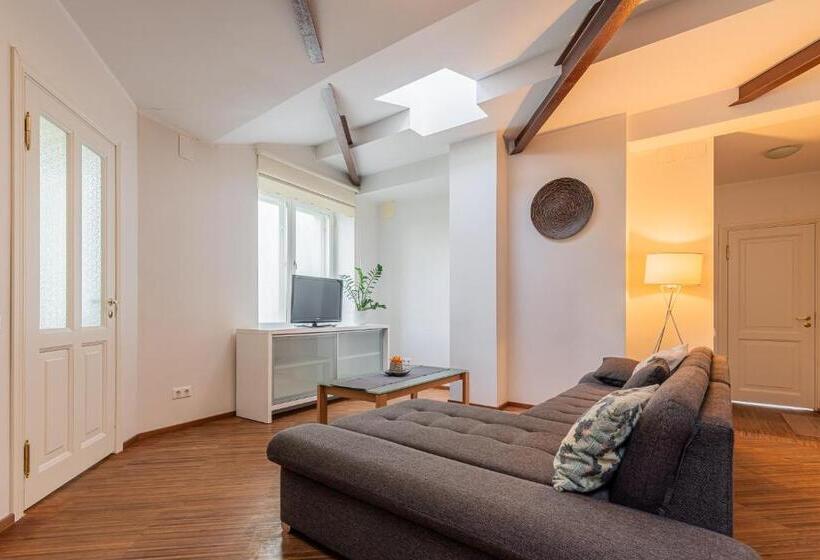 2 Bedroom Deluxe Apartment with Hidromassage, Yoga Residence Apartments