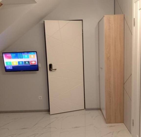 استودیوی لوکس, 39 Apart