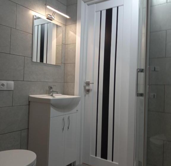 استودیوی لوکس, 39 Apart