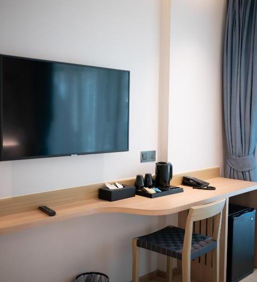 اتاق لوکس با چشمانداز استخر, Panwaburi Beachfront Resort