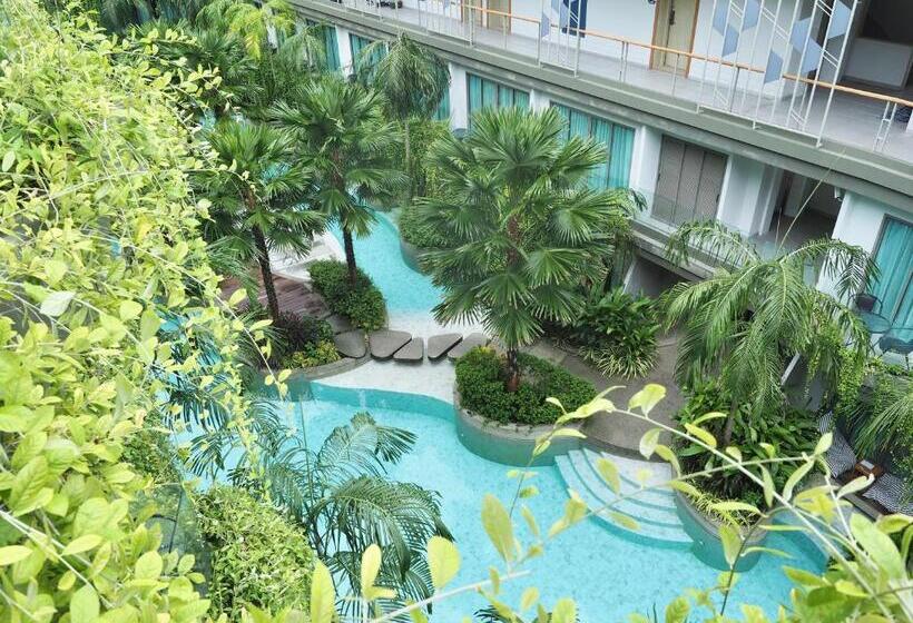 اتاق لوکس با چشمانداز استخر, Panwaburi Beachfront Resort