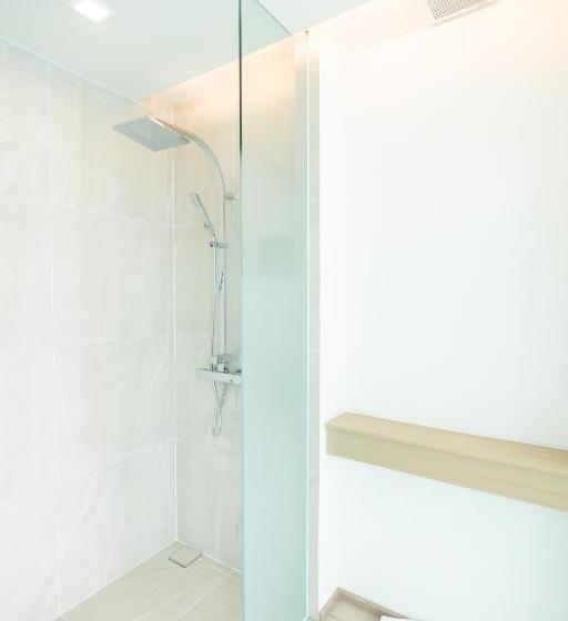 سوئیت با وان آب گرم, Panwaburi Beachfront Resort