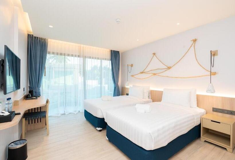 اتاق لوکس با چشمانداز استخر, Panwaburi Beachfront Resort