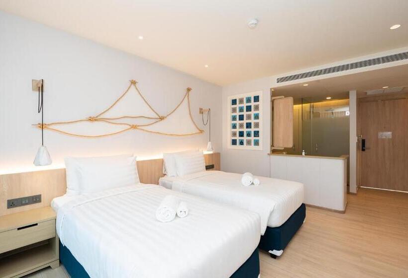اتاق لوکس با چشم‌انداز, Panwaburi Beachfront Resort