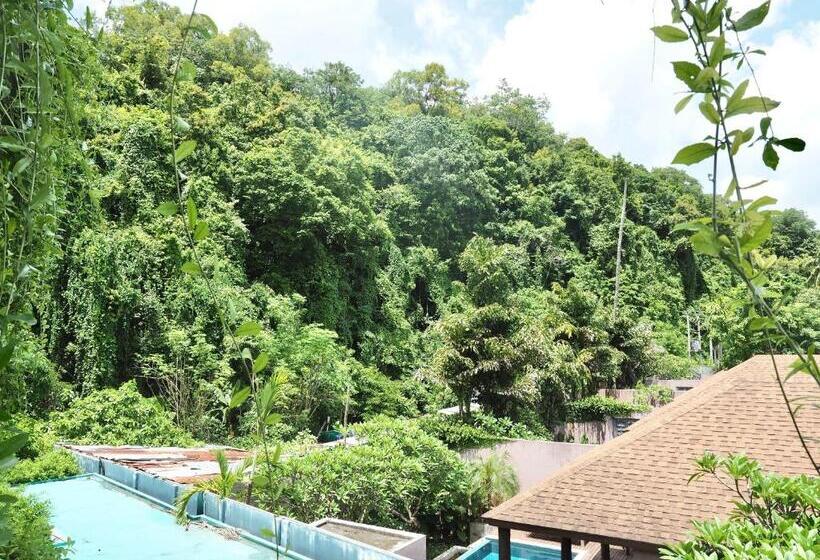 اتاق لوکس با چشم‌انداز, Panwaburi Beachfront Resort