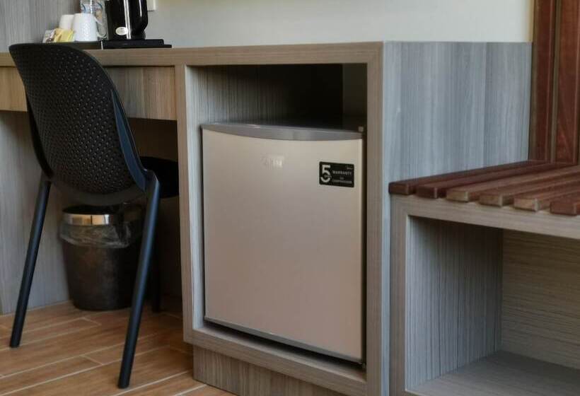 デラックストリプルルーム, Veno