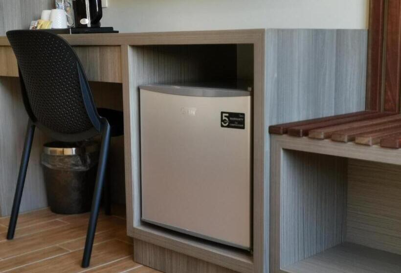 デラックストリプルルーム, Veno