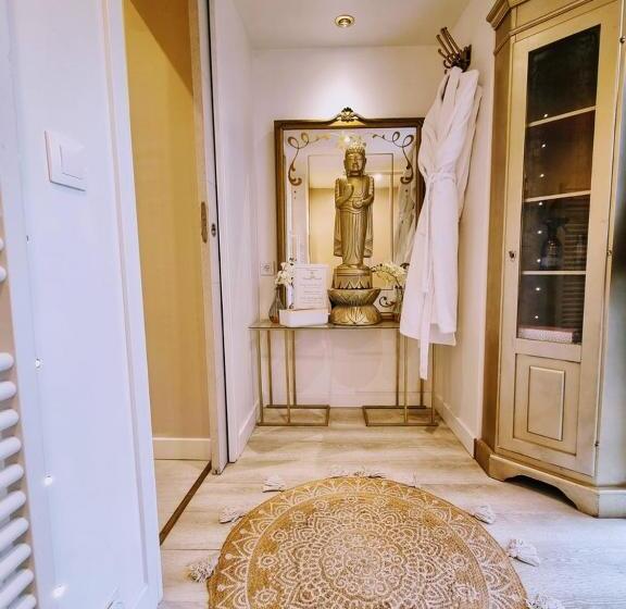 غرفة قياسية مزوَّدة بجاكوزي, Buddha Beach Thoiry