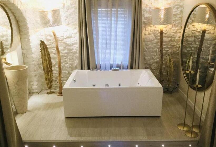 غرفة قياسية مزوَّدة بجاكوزي, Buddha Beach Thoiry