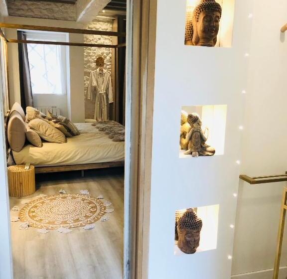 غرفة قياسية سرير كينج, Buddha Beach Thoiry