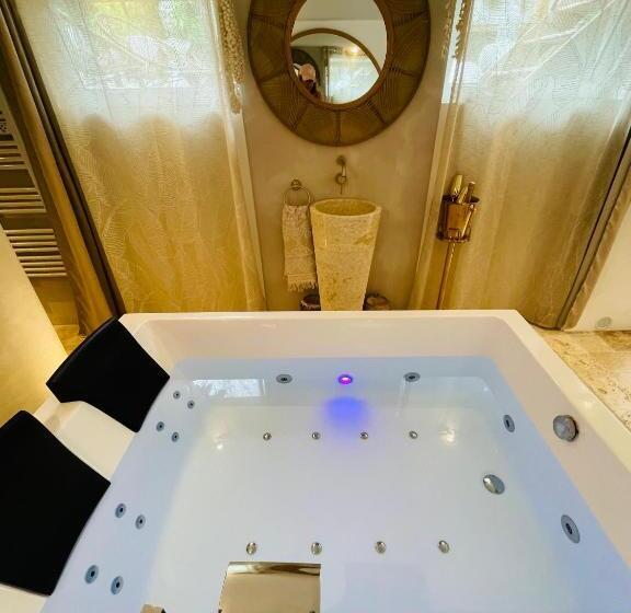 غرفة ديلوكس ثلاثية, Buddha Beach Thoiry