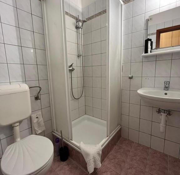 غرفة قياسية ثلاثية, Bolero