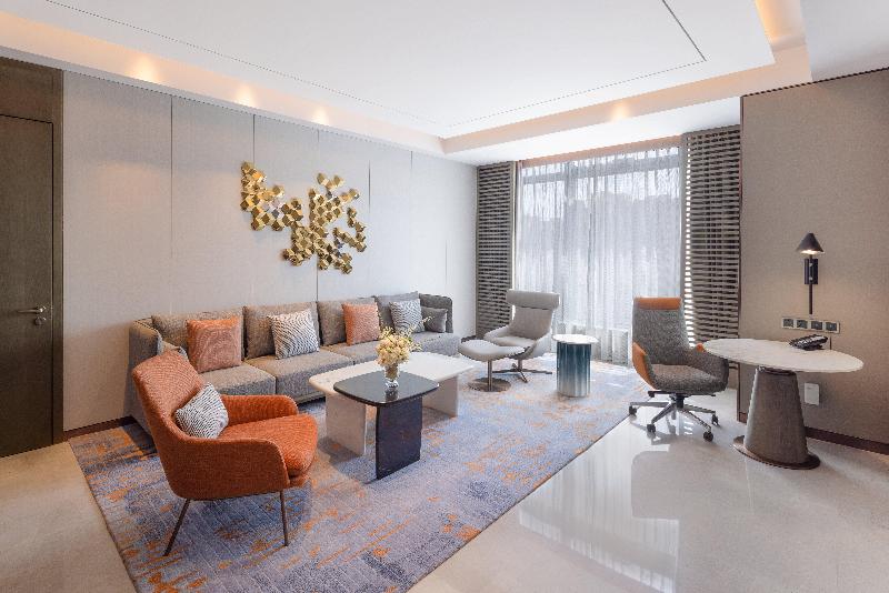 Suite, Crowne Plaza Qingdao Jinshui, An Ihg