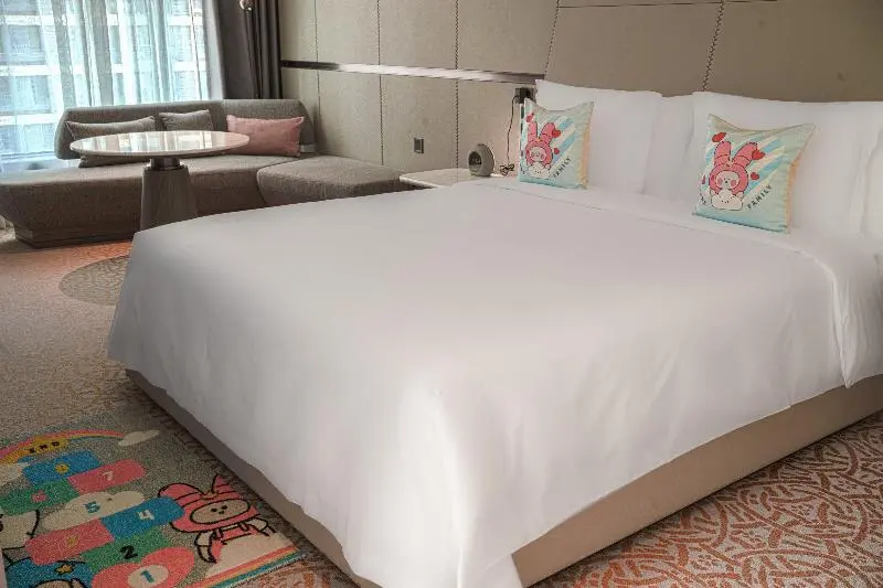 キングサイズベッドのスタンダードルーム, Crowne Plaza Qingdao Jinshui By Ihg