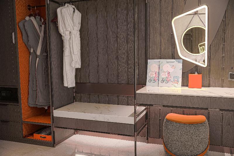 Standard Room King Size Bed, Crowne Plaza Qingdao Jinshui, An Ihg