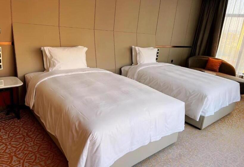 Standard Room Superior Floor, Crowne Plaza Qingdao Jinshui, An Ihg
