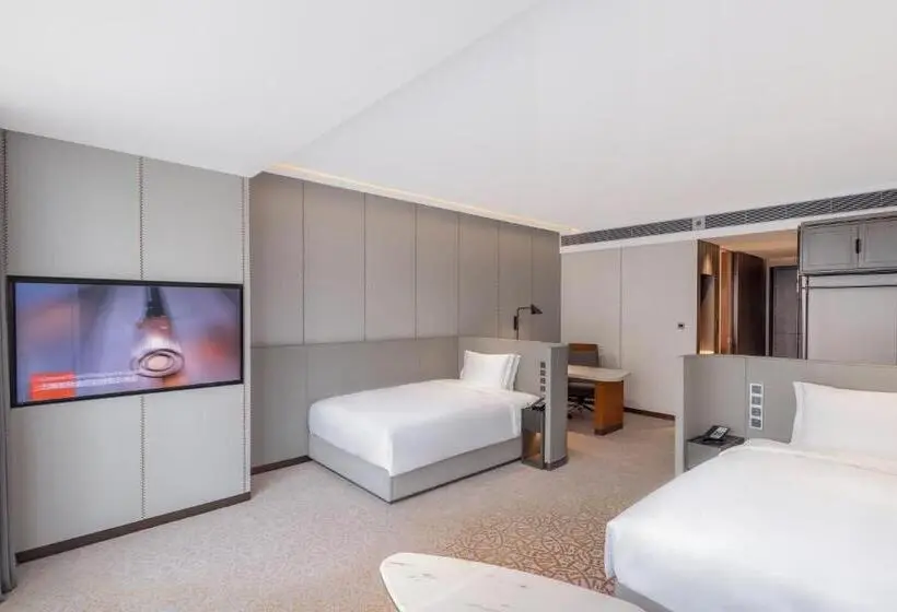 応接間付きスタンダードルーム, Crowne Plaza Qingdao Jinshui By Ihg