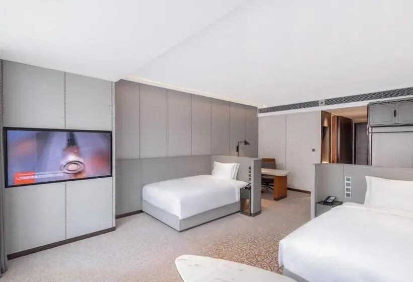 応接間付きスタンダードルーム, Crowne Plaza Qingdao Jinshui By Ihg
