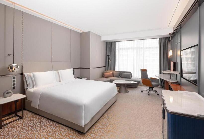 Suite, Crowne Plaza Qingdao Jinshui, An Ihg