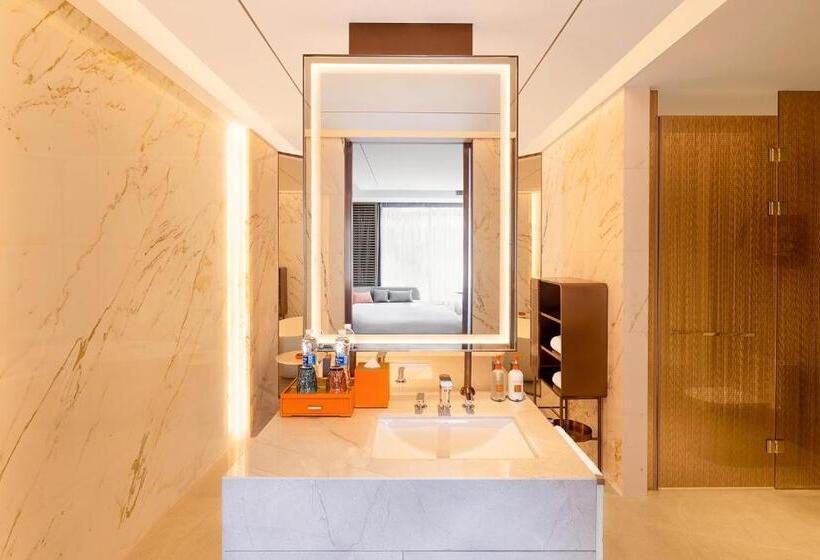 Люкс, Crowne Plaza Qingdao Jinshui, An Ihg