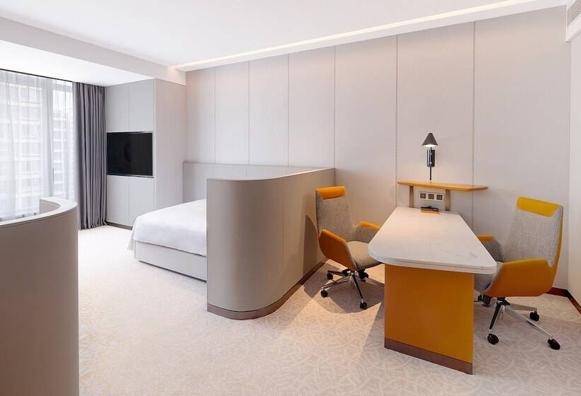 Premium Room, Crowne Plaza Qingdao Jinshui, An Ihg