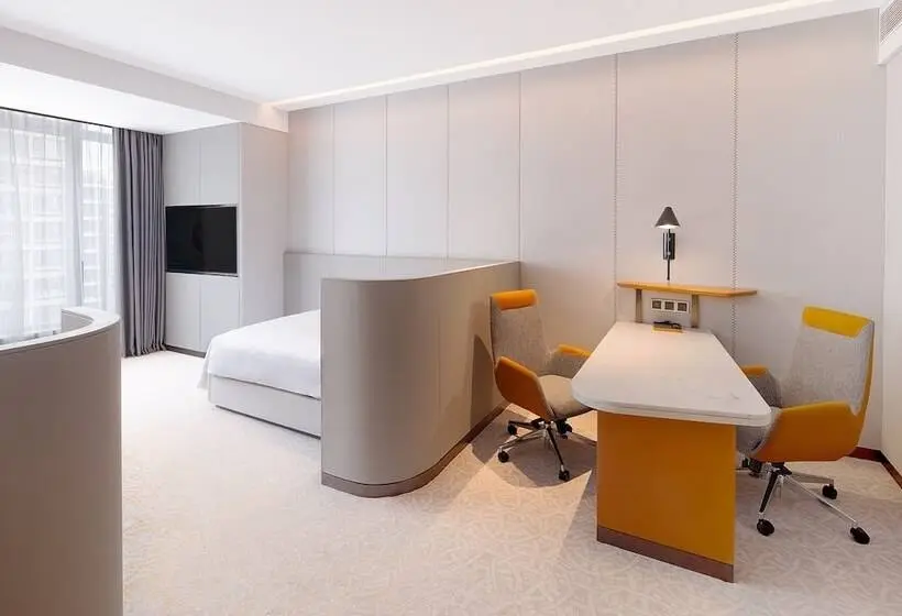 応接間付きスタンダードルーム, Crowne Plaza Qingdao Jinshui By Ihg
