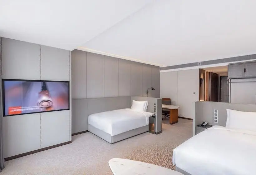 応接間付きスタンダードルーム, Crowne Plaza Qingdao Jinshui By Ihg