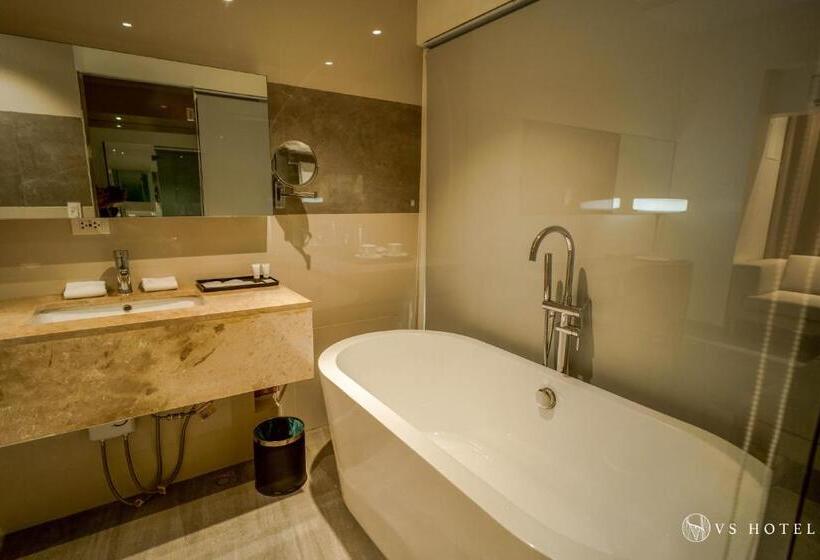 اتاق استاندارد با تخت بزرگ, Vs