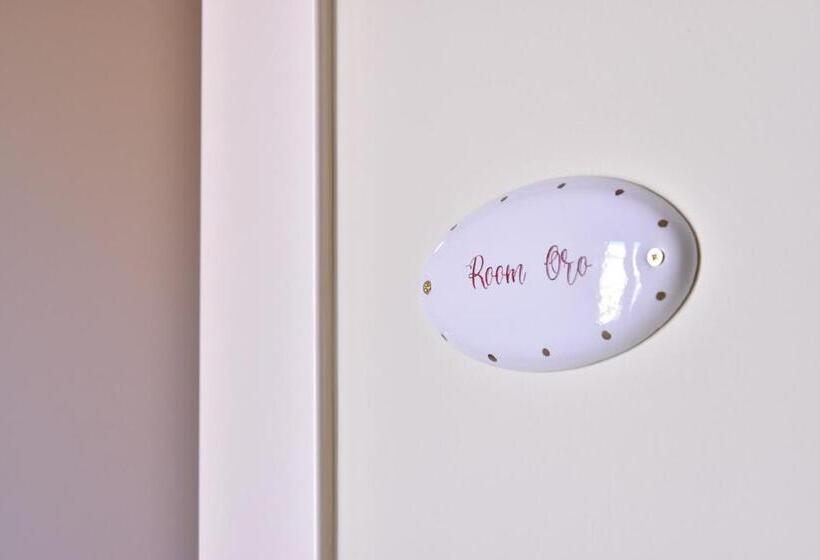 غرفة قياسية, Antico Corso 74