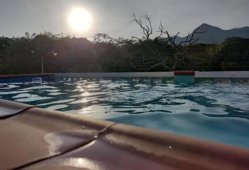 سوئیت با بالکن, Hostal Bon Hábitat