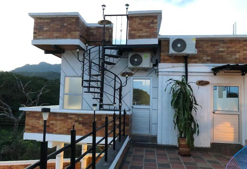 Люкс с Балконом, Hostal Bon Hábitat