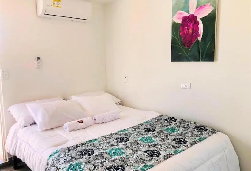 سوئیت با بالکن, Hostal Bon Hábitat