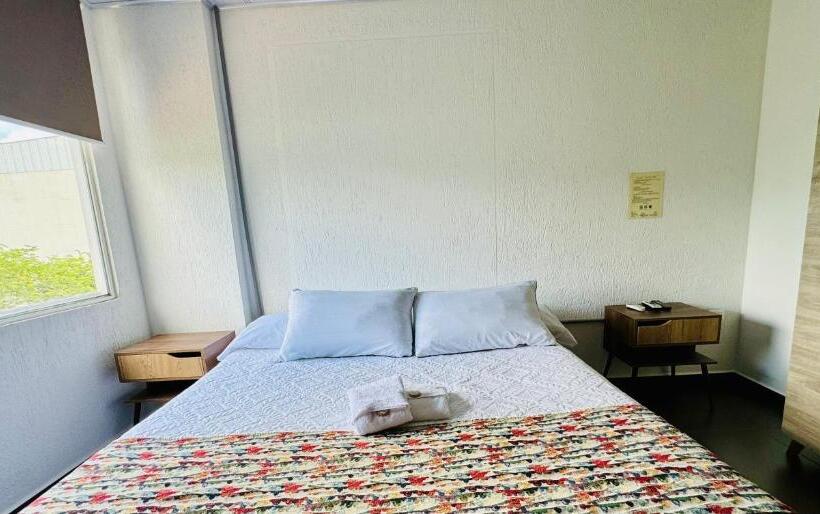 Люкс, Hostal Bon Hábitat