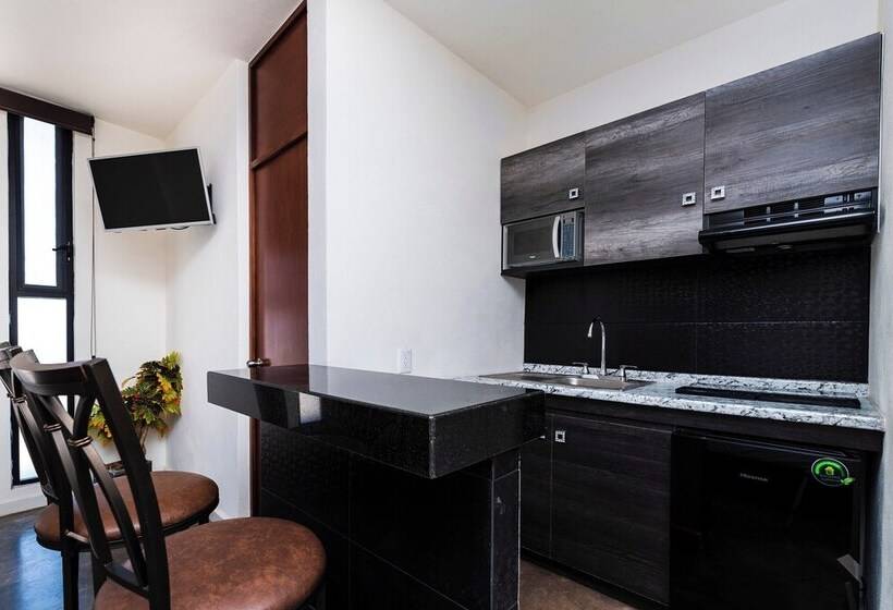 غرفة ديلوكس, Capital O Hotel Joyma Suites, San Luis