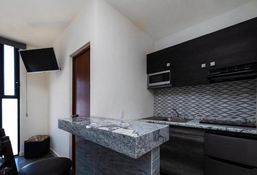اتاق لوکس, Capital O Hotel Joyma Suites, San Luis