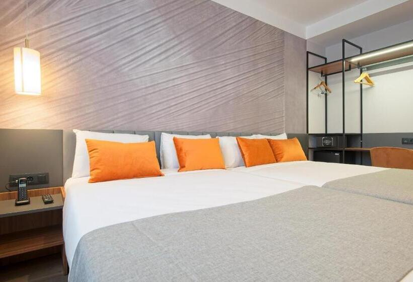 Standaard Driepersoonskamer, DWO Yuste Alcalá