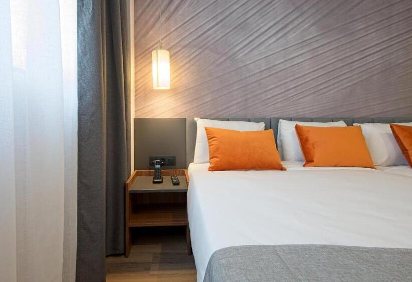 Standaard Driepersoonskamer, DWO Yuste Alcalá