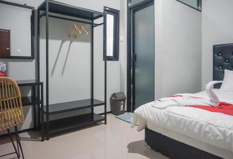 Camera Standard, Reddoorz Plus @ Kalpataru