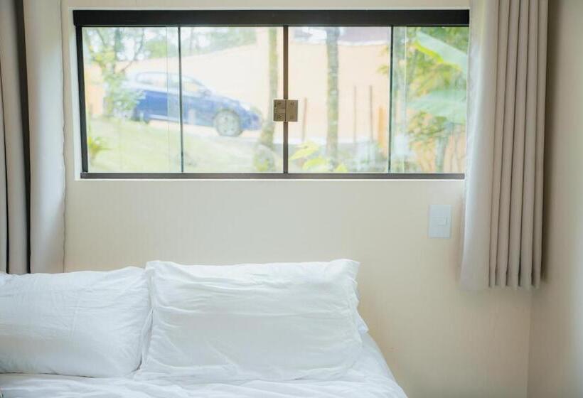 جناح مطلّ علي حمام السباحة, Diver Village Ilhabela