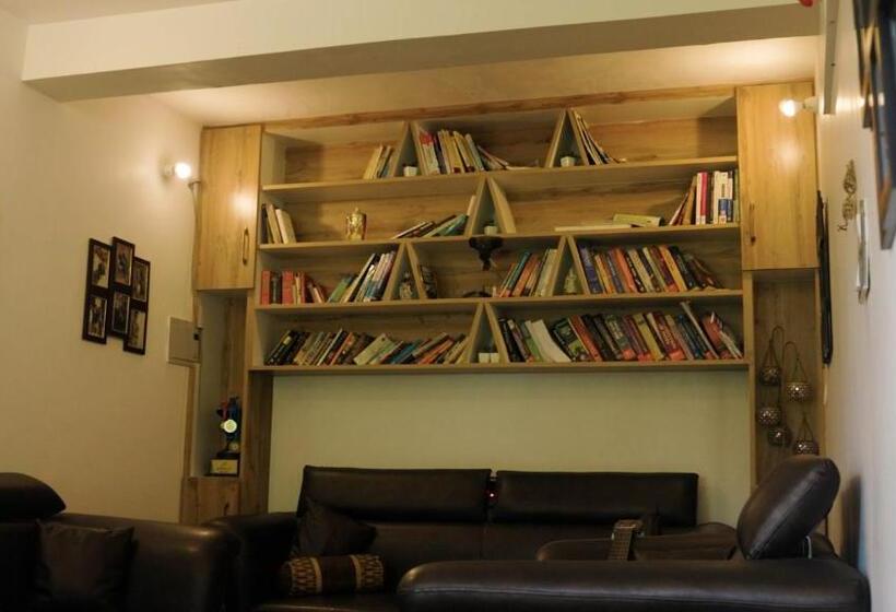 منزل غرفتين نوم, Tatva Veda Homestay & Hostel