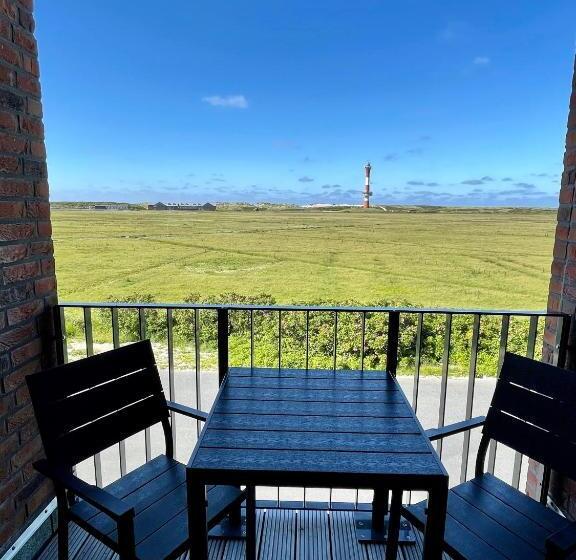 غرفة قياسية مزوَّدة بشُرفة, Westeroog