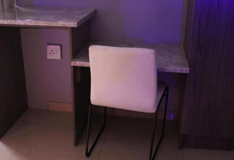 غرفة قياسية مطلّة علي حمام السباحة, Princess Lodge