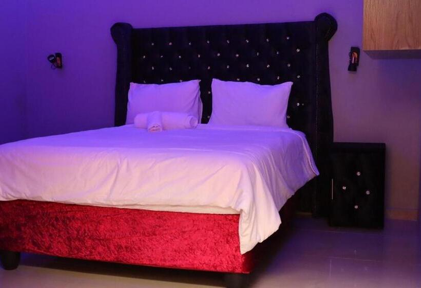 غرفة قياسية مطلّة علي حمام السباحة, Princess Lodge