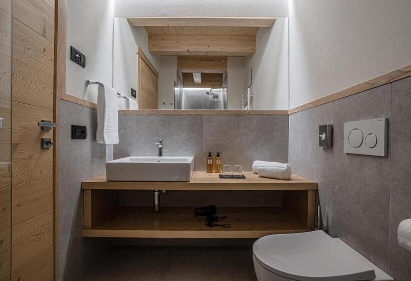 1 Bedroom Apartment Lake View, Chalet Alpenrose