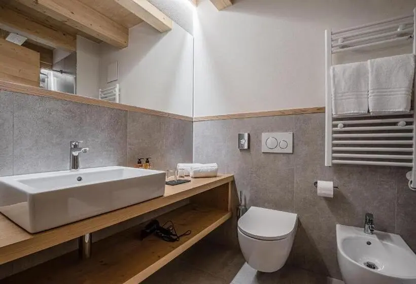 1 Bedroom Apartment Lake View, Chalet Alpenrose