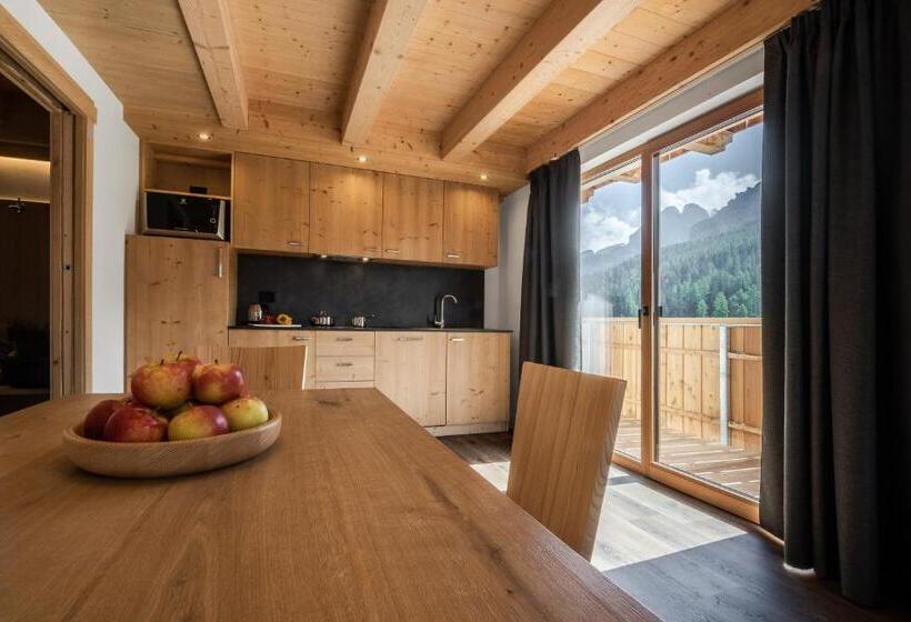 1 Bedroom Apartment Lake View, Chalet Alpenrose