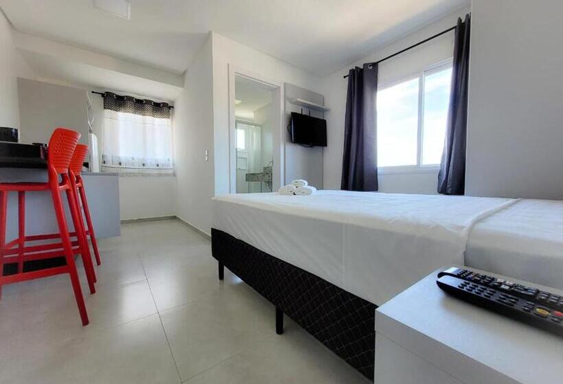 스탠다드 스튜디오, Hospeda Mariscal Flat